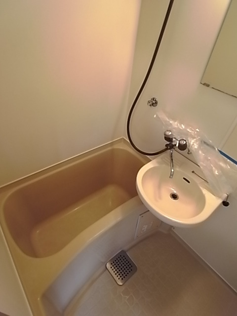 バス・シャワールーム　バスルーム