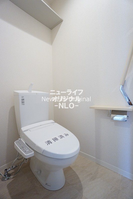 トイレ　あると嬉しい温水洗浄便座付き♪