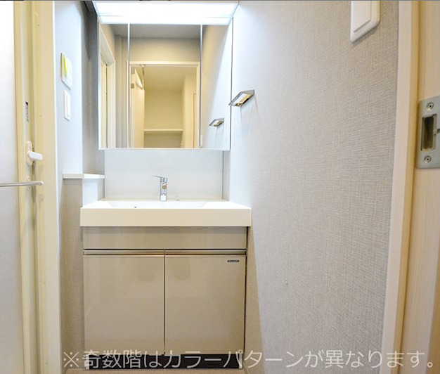 洗面設備　同マンション別部屋参考写真