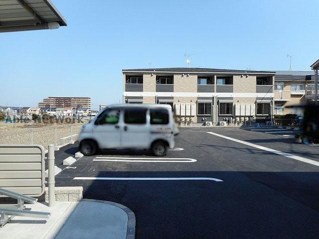 駐車場　駐車場