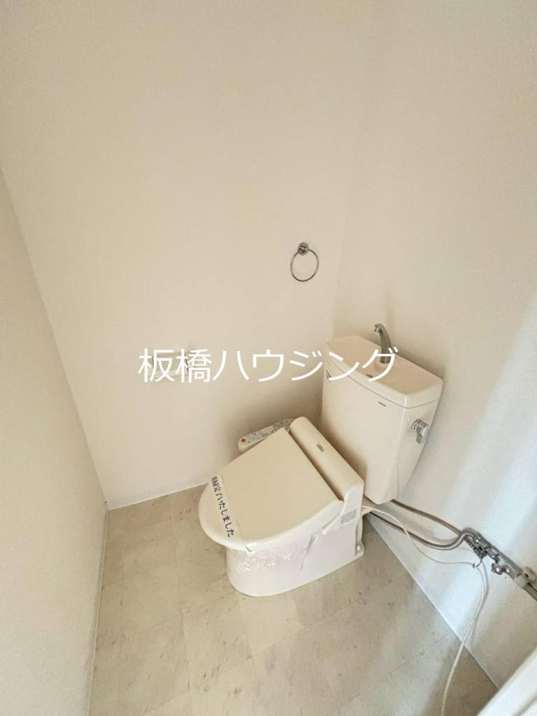 トイレ　温水洗浄便座