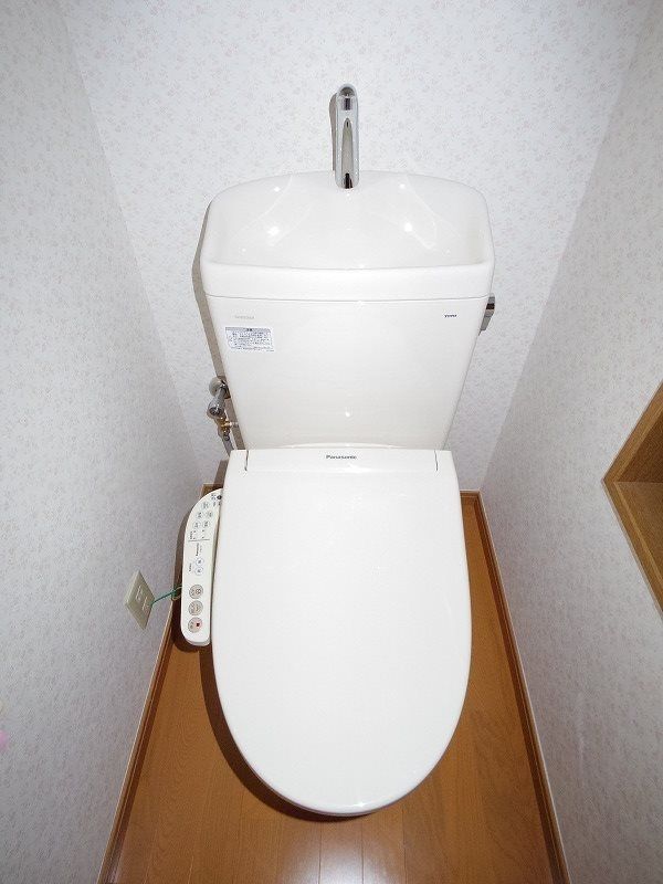 西武新宿線 久米川駅 徒歩12分 2階建 築24年のトイレ写真