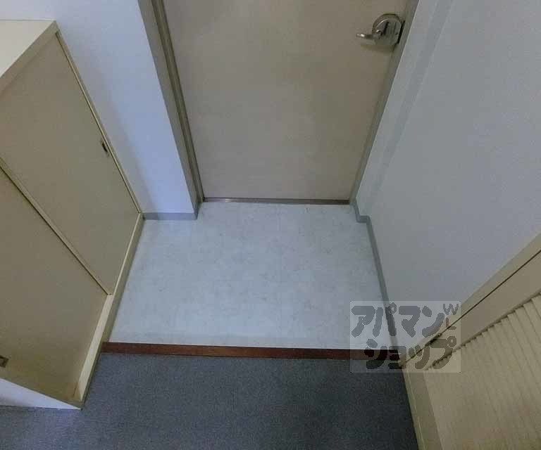 グランドムール五条烏丸の玄関写真