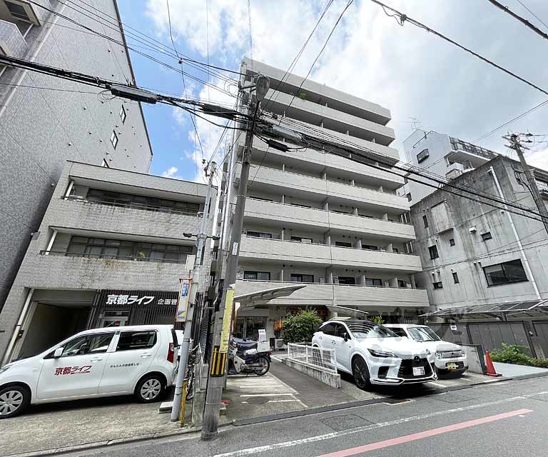グランドムール五条烏丸の外観写真