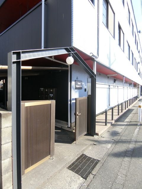 ＪＲ八高線 拝島駅 徒歩16分 3階建 築34年の外観写真