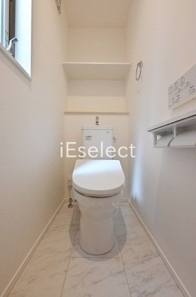 トイレ　トイレは1階と2階にございます