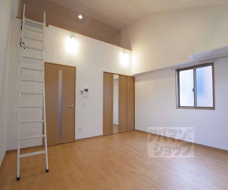 メゾン・ブレスの居間写真