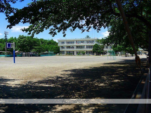 小学校　太田市立世良田小学校（小学校）まで600m