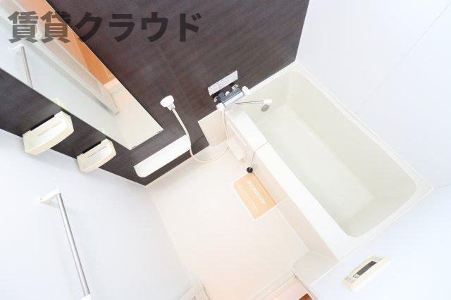 バス・シャワールーム　清潔感のあるお風呂で一日の疲れを癒しましょう！