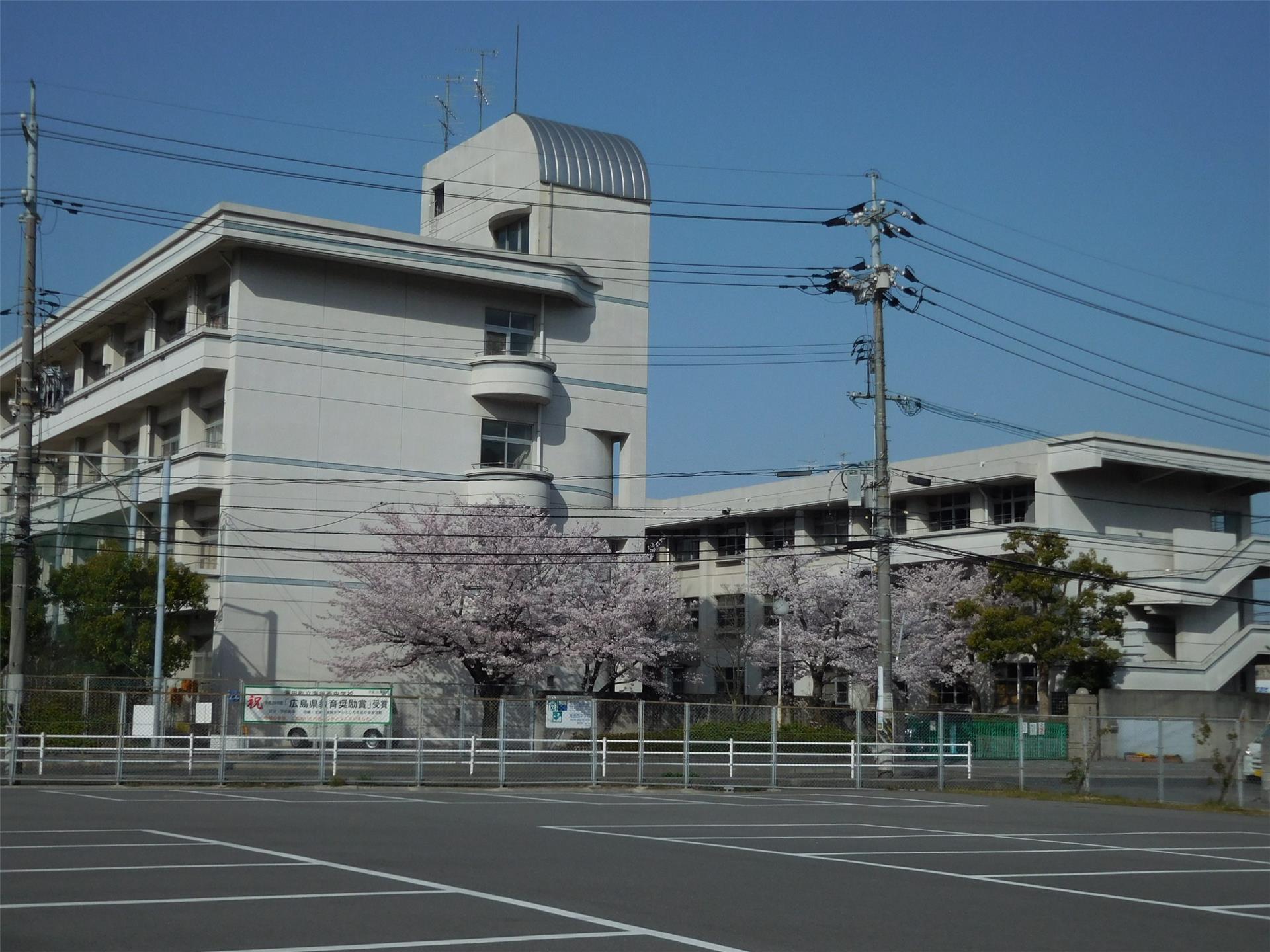 【フラッツ曙の中学校】