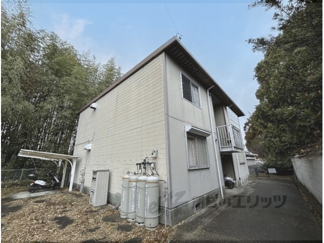 杉本マンションの建物外観