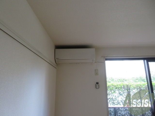 その他設備　リビングのエアコンで暑い日も寒い日も快適に過ごせます