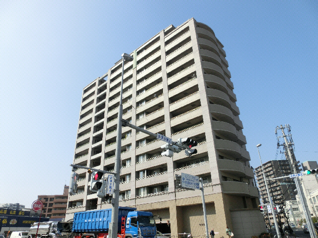 岩国市今津町のマンションの建物外観