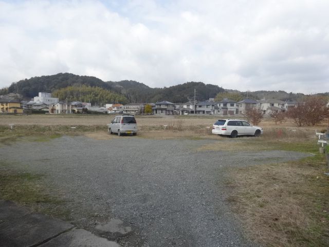 【コーポ河原町の駐車場】