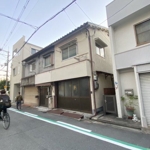 店舗付き住宅の建物外観