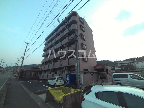 岡崎市本宿台のマンションの建物外観