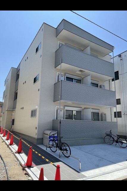 【広島市中区江波本町のアパートの建物外観】