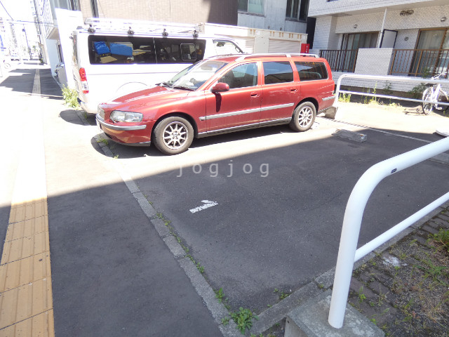 【札幌市北区北二十三条西のマンションの駐車場】