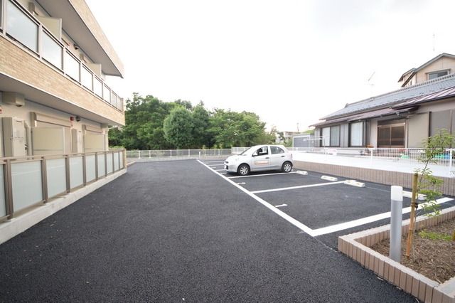 【八王子市石川町のアパートの駐車場】