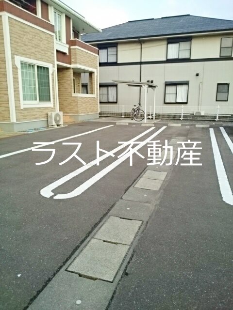 【薩摩川内市国分寺町のアパートの駐車場】