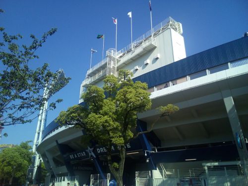 【横浜市中区相生町のマンションの公園】