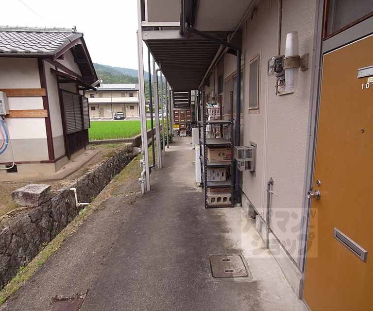 その他共有部分　屋根つきの廊下です
