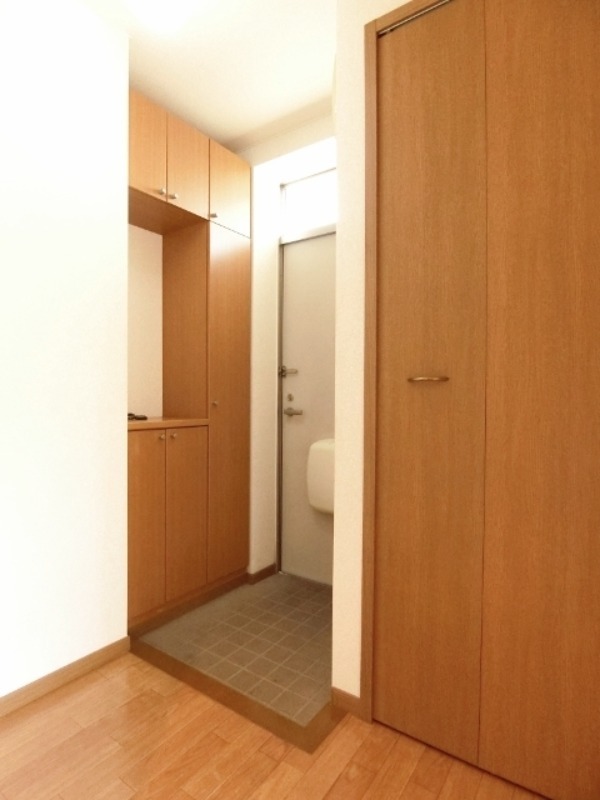 玄関　図面と現状に相違がある場合には現状を優先