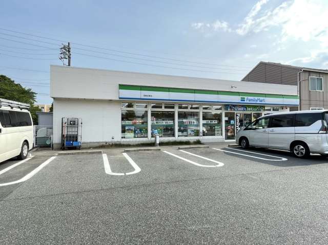 コンビニ　ファミリーマート（コンビニ）まで190m