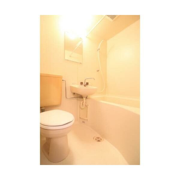 バス・シャワールーム　綺麗に保たれた浴室です。