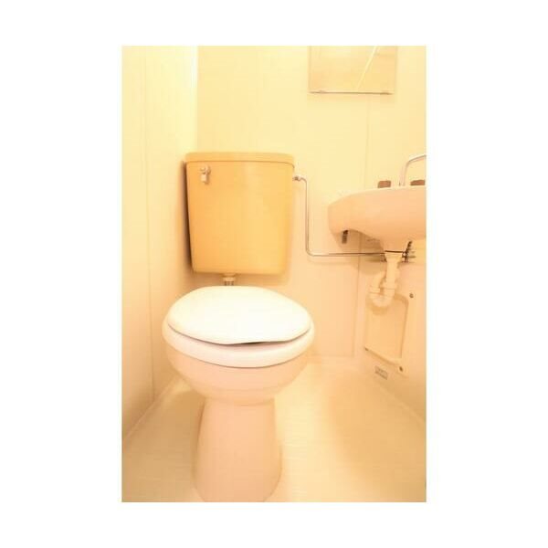 トイレ　清潔に保たれたトイレです。