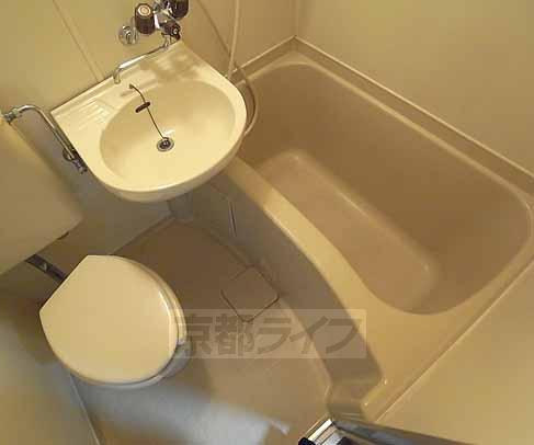 バス・シャワールーム　お掃除も楽ですよ