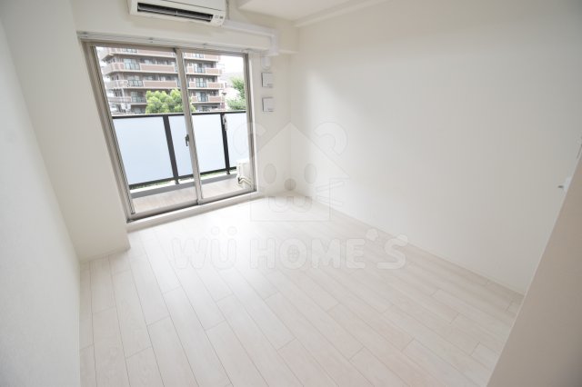 居室・リビング　こちらの居間で趣味の時間をお楽しみください