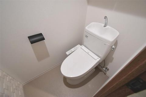 アルカディア茨木末広町　トイレ　シャワー付トイレ