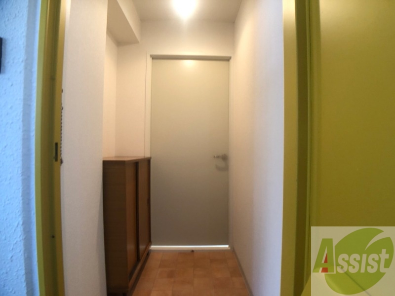 玄関　玄関の様子です。明るい印象ですね。気分もあがりそう。