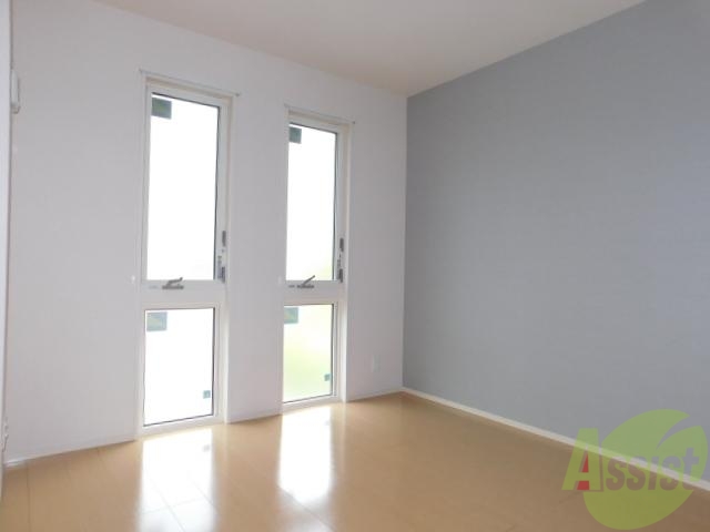 その他部屋・スペース　明るい寝室です