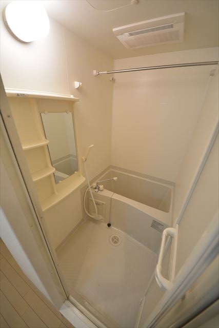 バス・シャワールーム　プレサンス上町台東平　バスルーム