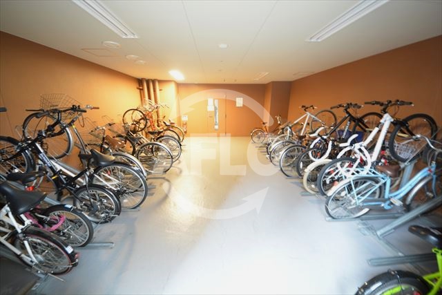 駐車場　プレサンス上町台東平　駐輪場