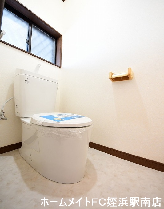 トイレ　★窓付きで換気も出来ますね★参考写真