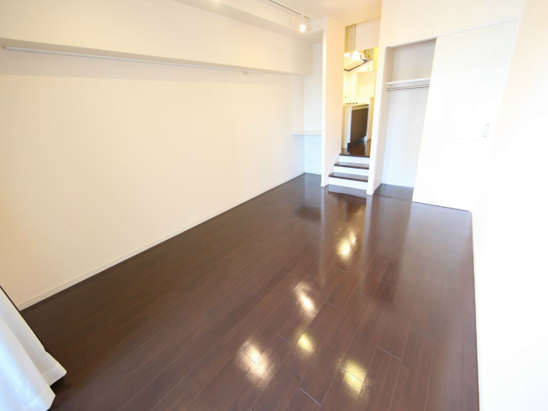 居室・リビング　洋室10帖　クローゼット付（収納充実してます）