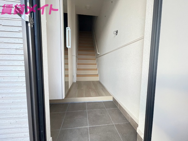 玄関　同型参考写真