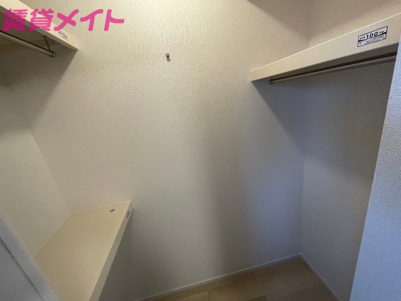 収納　同型参考写真