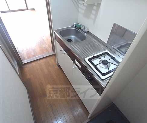 キッチン　１口コンロ。料理スペースがあるのがオススメ