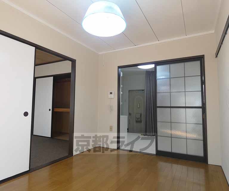 居室・リビング　きれいな洋室です。