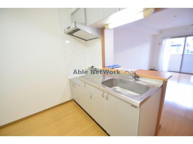 キッチン　室内写真は同物件他号室のものです