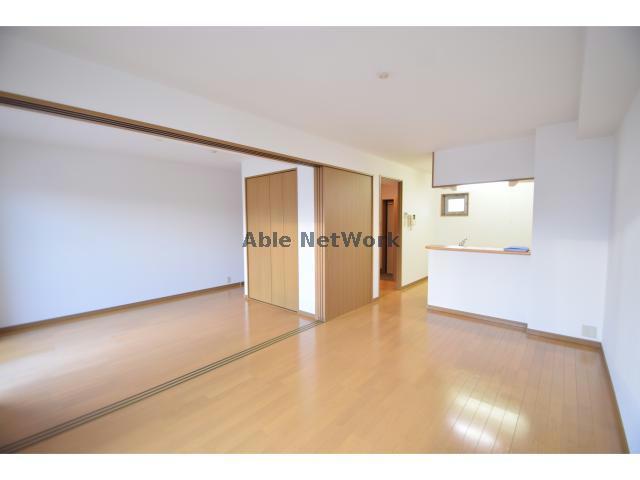 居室・リビング　室内写真は同物件他号室のものです