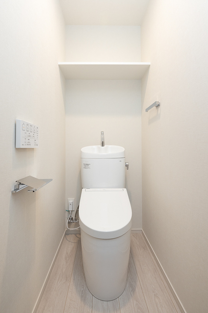 トイレ　※写真は同タイプ住戸です。