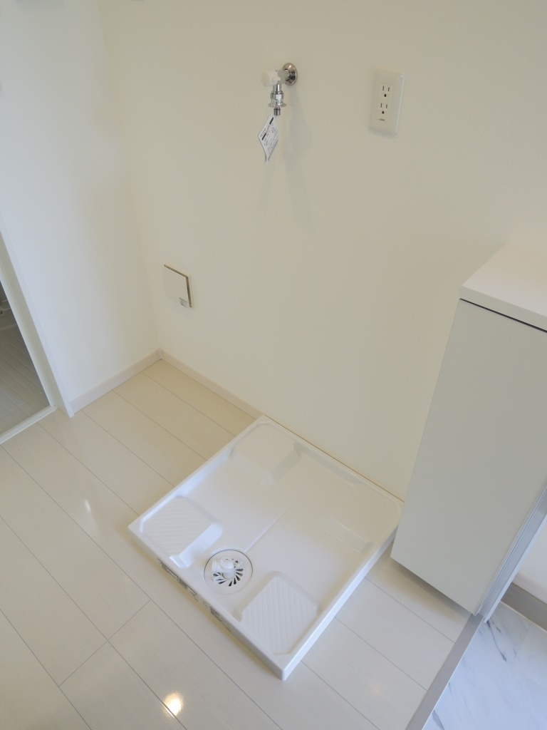 その他設備　防水パン付き室内洗濯機置場