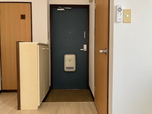 玄関　玄関内側