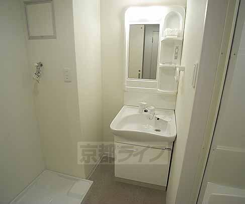 洗面設備　実際の間取りと違う場合がございます