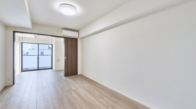 居室・リビング　☆明るい洋室☆